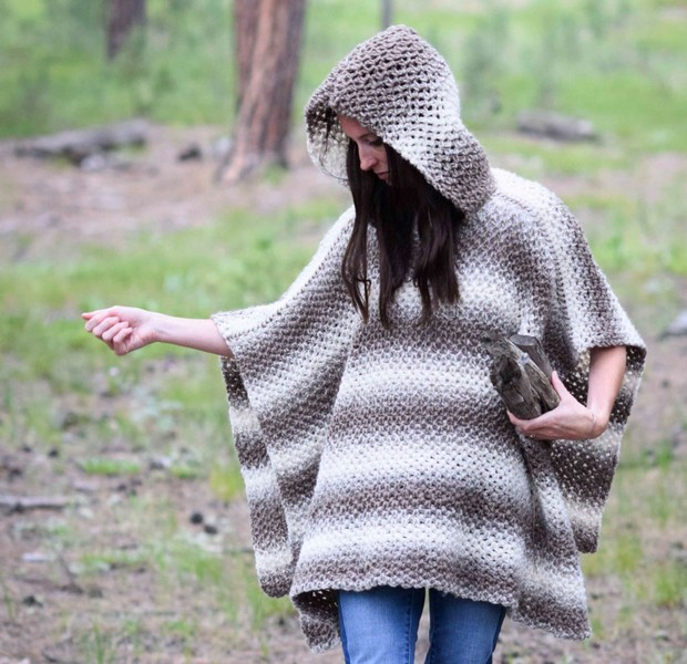 Easy Beautiful Hooded Crochet Poncho Free Pattern 