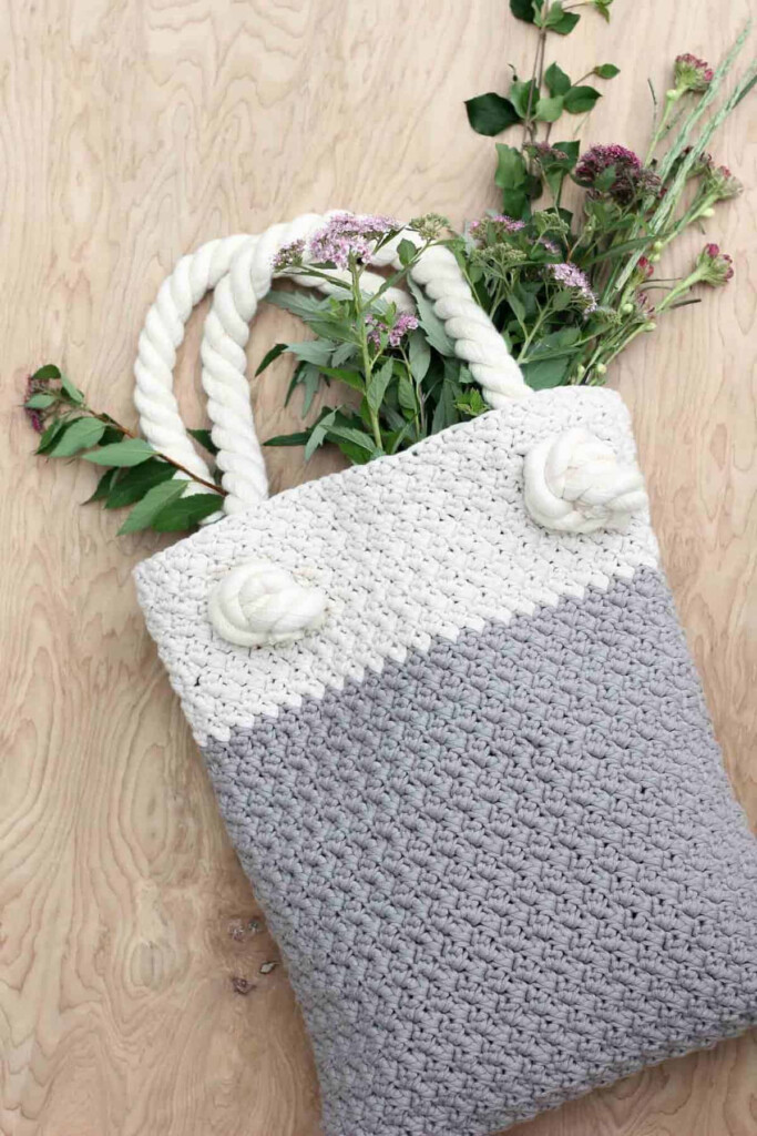 Easy Modern Free Crochet Bag Pattern For Beginners