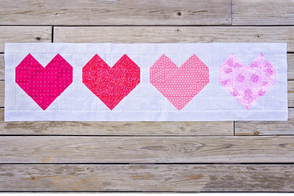Heart Table Runner Free Pattern Scattered Thoughts Of A Crafty Mom