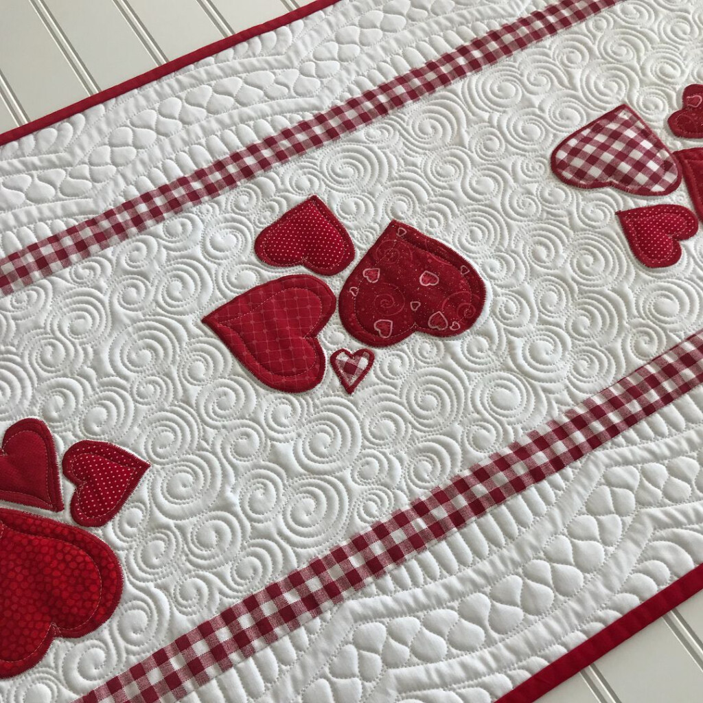 Heart Table Runner Pattern Free Web Free Table Runner Patterns 