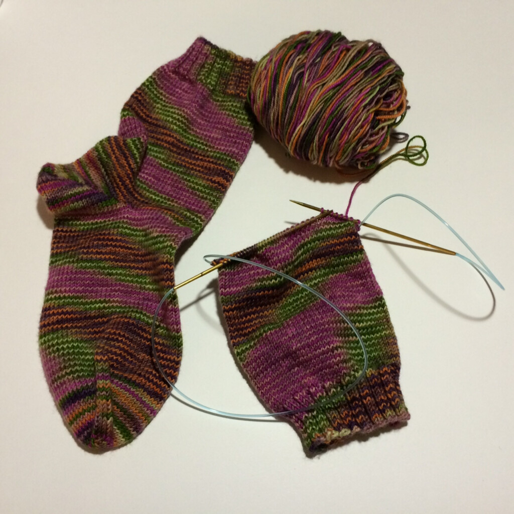Knitting Socks On Circular Needles Knitting Things