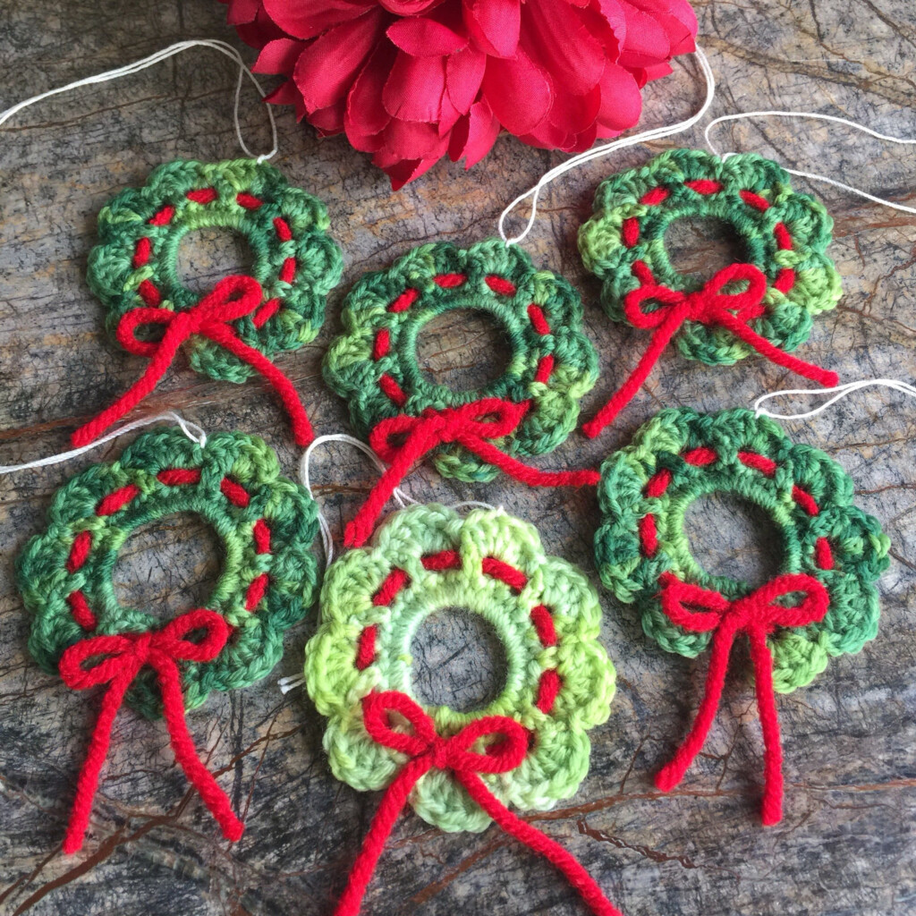Mini Crochet Wreath Pattern Free Crochet Christmas Wreath Pattern By 