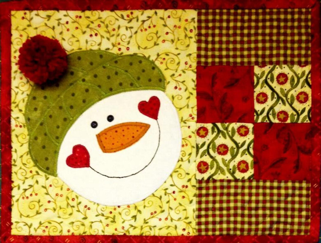 Snowman Mug Rug Free Pattern Just In Time For A Stocking Stuffer Gift 