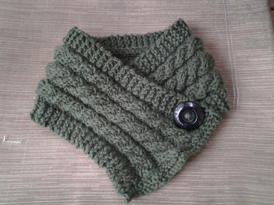 Without A Net 3 Cables Knit Neck Warmer FREE PATTERN
